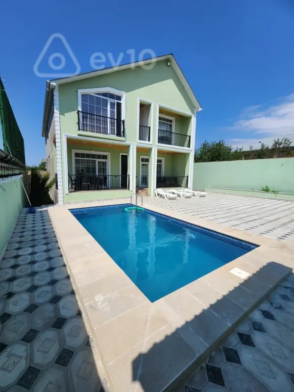 Satılır 7 otaqlı həyət evi 200 m²