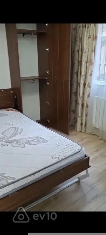 Kirayə verilir 2 otaqlı köhnə tikili 55 m²