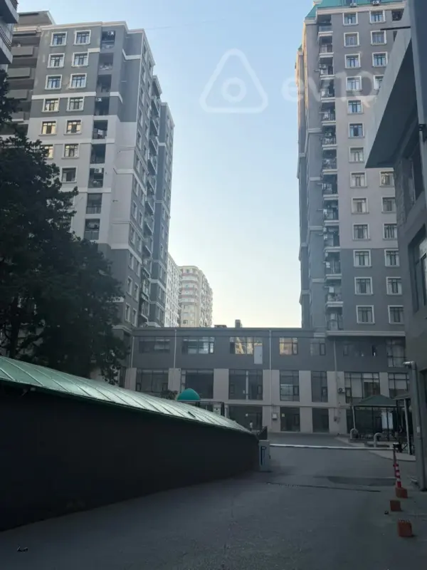Satılır 3 otaqlı yeni tikili 82 m²