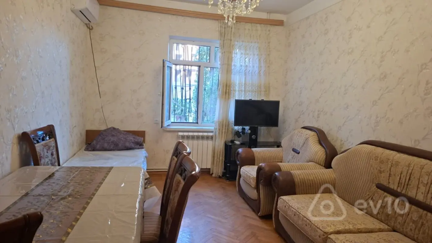Kirayə verilir 2 otaqlı köhnə tikili 60 m²