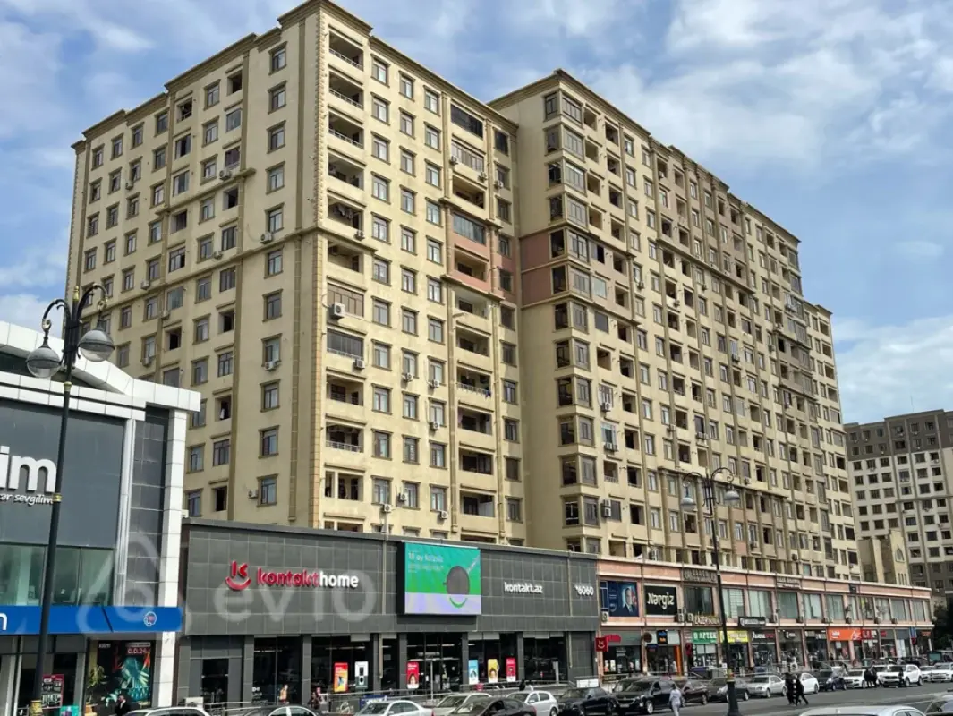 Satılır 2 otaqlı yeni tikili 70 m²