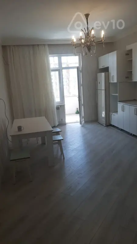 Kirayə verilir 3 otaqlı yeni tikili 156 m²