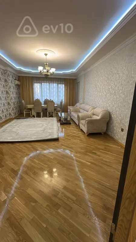 Kirayə verilir 3 otaqlı yeni tikili 155 m²