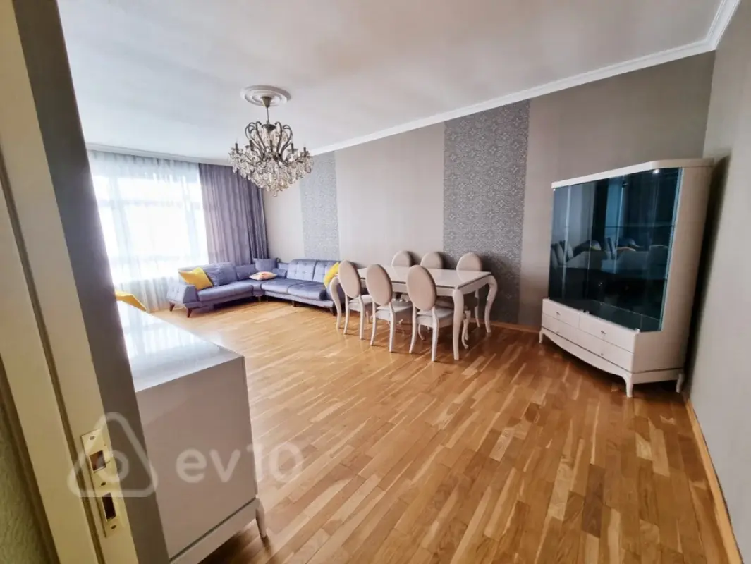 Kirayə verilir 2 otaqlı yeni tikili 90 m²
