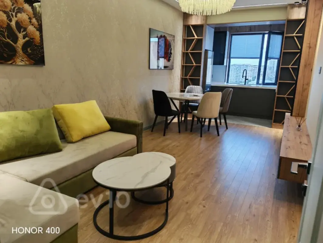 Kirayə verilir 2 otaqlı yeni tikili 70 m²
