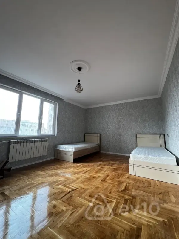 Kirayə verilir 5 otaqlı yeni tikili 240 m²