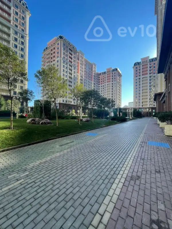 Satılır 2 otaqlı yeni tikili 76.2 m²