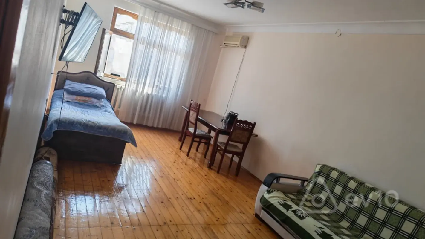 Satılır 3 otaqlı köhnə tikili 75 m²