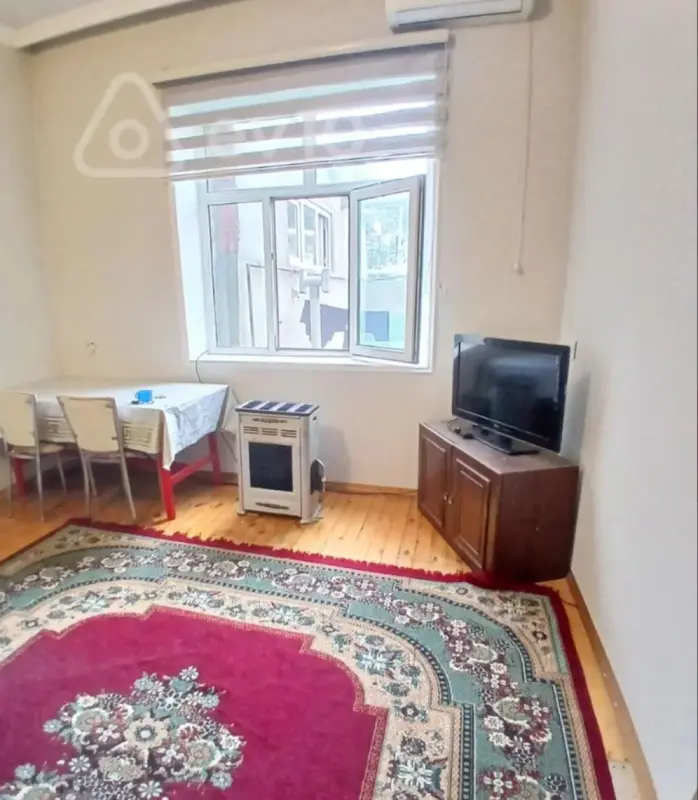 Kirayə verilir 2 otaqlı həyət evi 60 m²