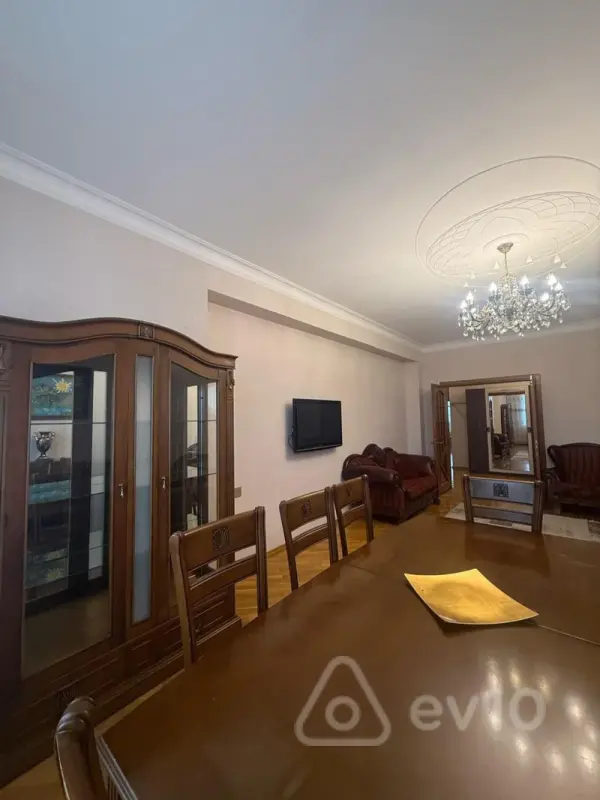 Kirayə verilir 2 otaqlı yeni tikili 110 m²