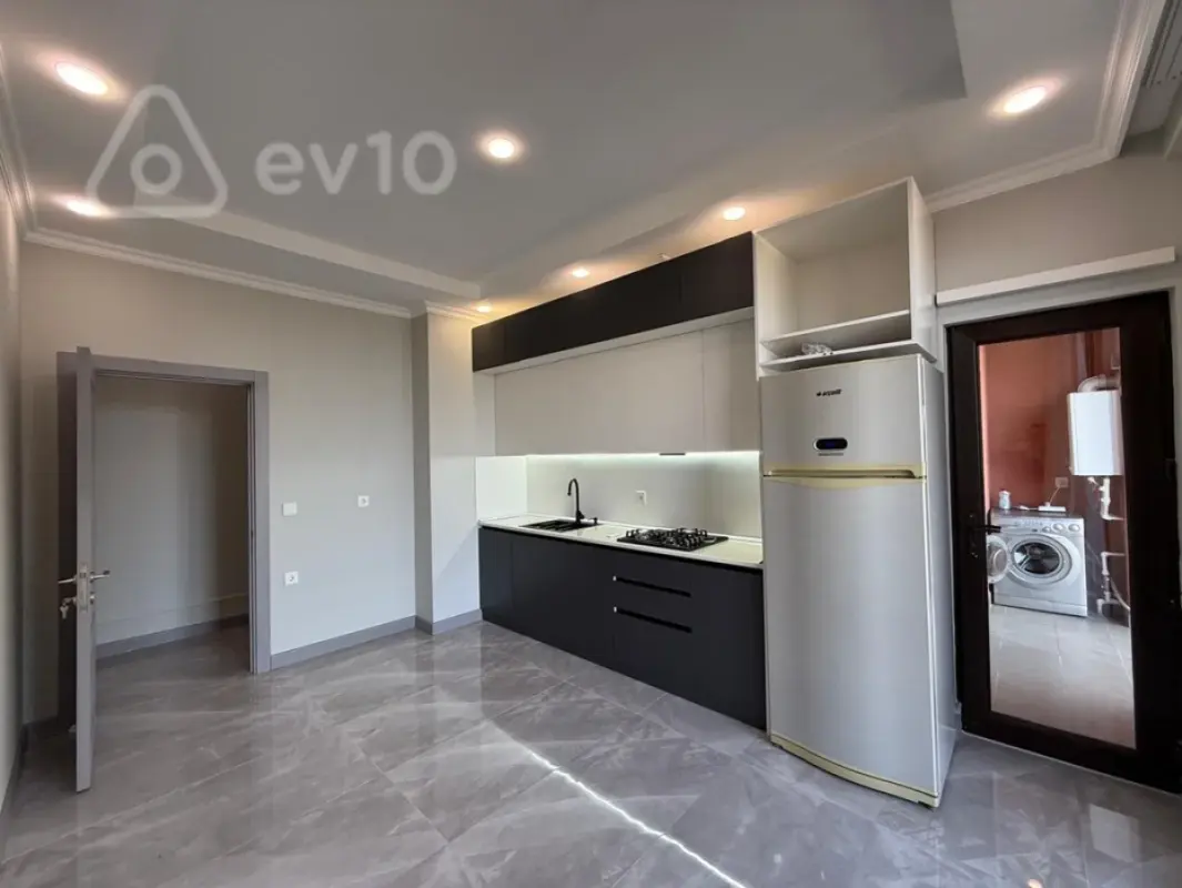 Kirayə verilir 2 otaqlı yeni tikili 70 m²