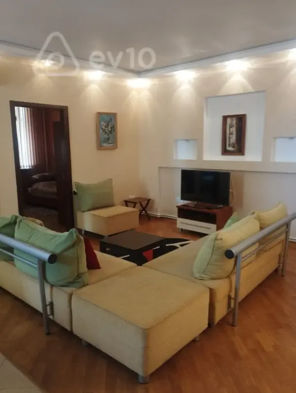 Kirayə verilir 3 otaqlı yeni tikili 81 m²