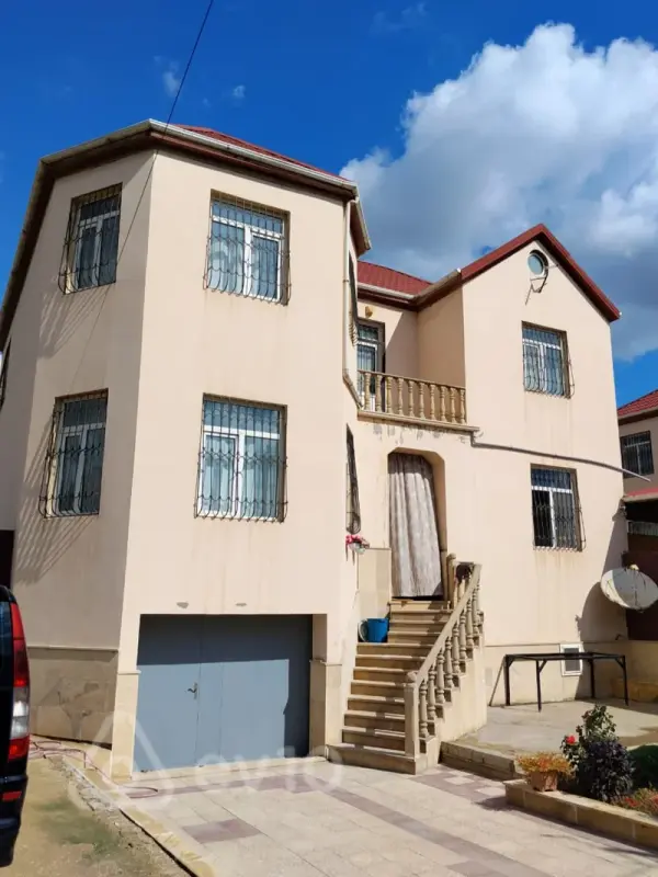 Satılır 6 otaqlı həyət evi 175 m²