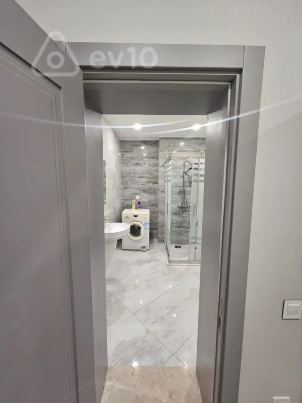 Kirayə verilir 2 otaqlı yeni tikili 59 m²