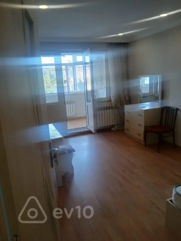Kirayə verilir 1 otaqlı köhnə tikili 40 m²
