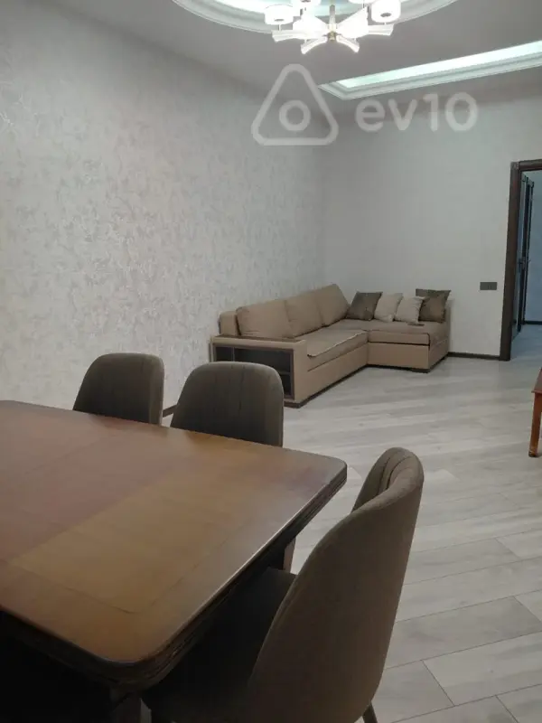Kirayə verilir 3 otaqlı yeni tikili 79 m²