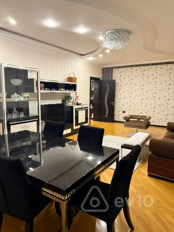 Kirayə verilir 2 otaqlı yeni tikili 110 m²