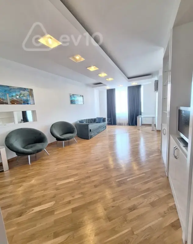 Kirayə verilir 4 otaqlı yeni tikili 192 m²