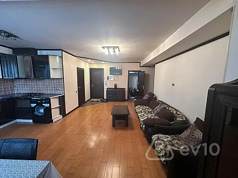 Kirayə verilir 3 otaqlı köhnə tikili 80 m² — Bakı, Nəsimi 3 otaq 80.00 m²
