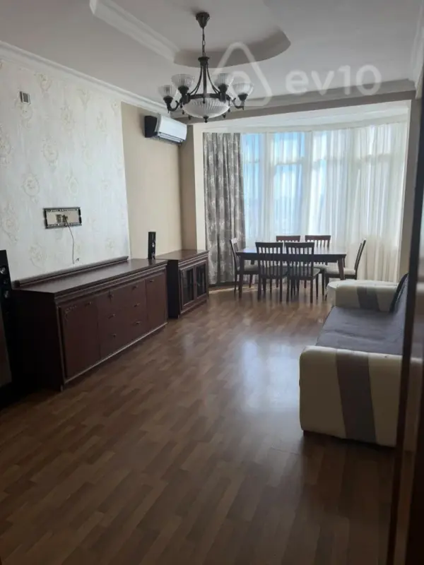 Kirayə verilir 3 otaqlı yeni tikili 80 m²