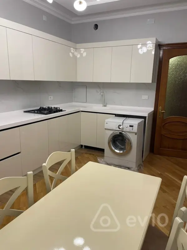Kirayə verilir 2 otaqlı yeni tikili 91 m²