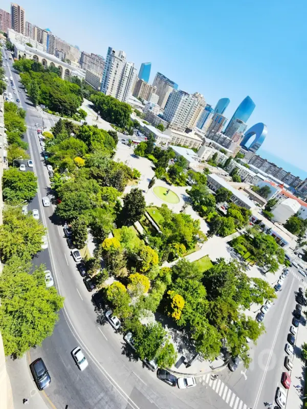 Kirayə verilir 3 otaqlı yeni tikili 130 m²