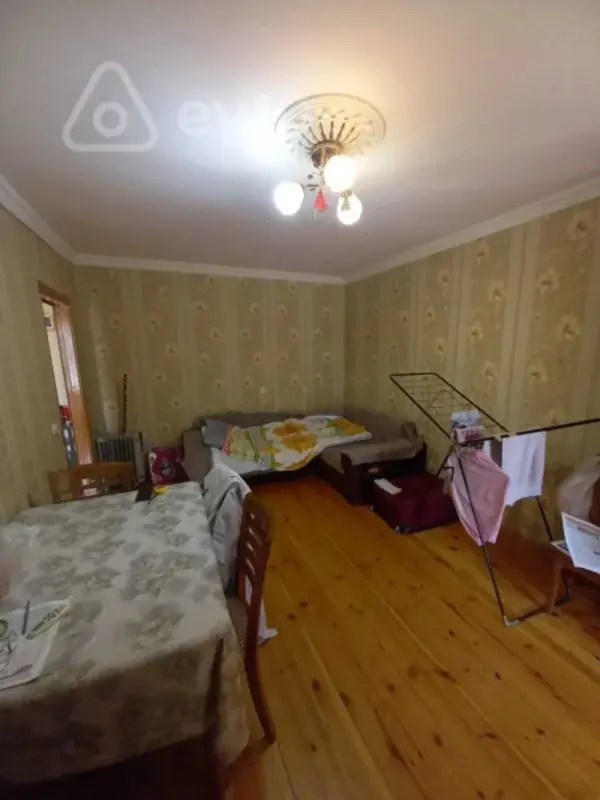 Satılır 2 otaqlı köhnə tikili 35 m²