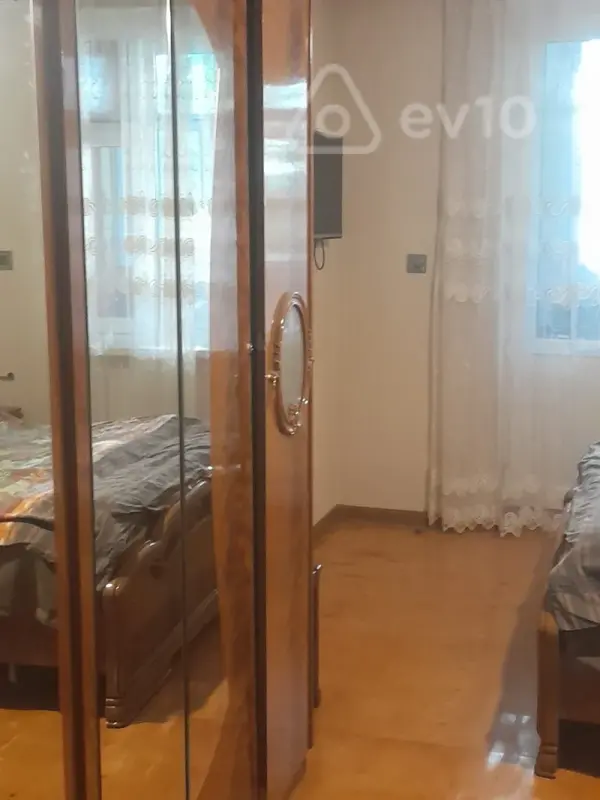 Kirayə verilir 2 otaqlı köhnə tikili 55 m²