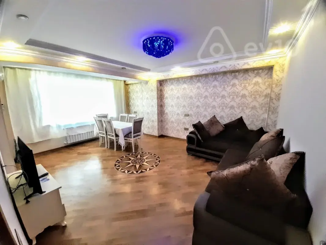 Kirayə verilir 3 otaqlı yeni tikili 120 m²