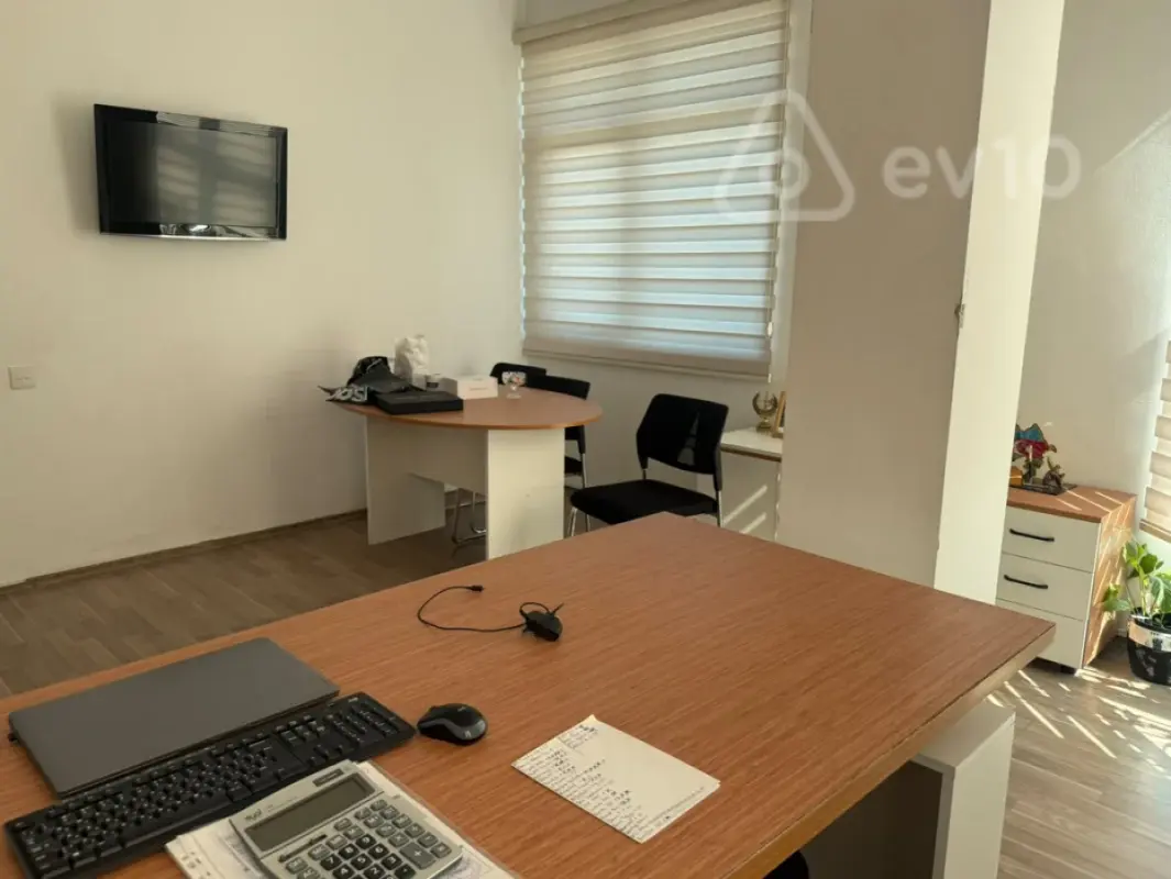 Kirayə verilir 3 otaqlı ofis 110 m²