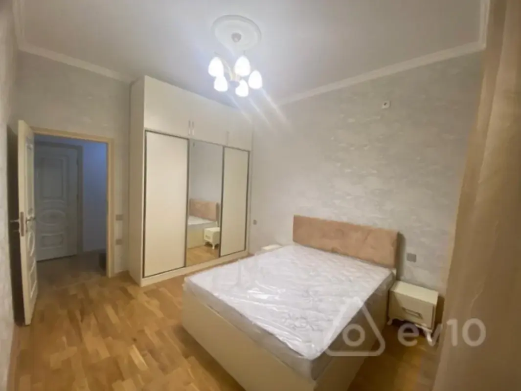 Kirayə verilir 2 otaqlı yeni tikili 70 m²