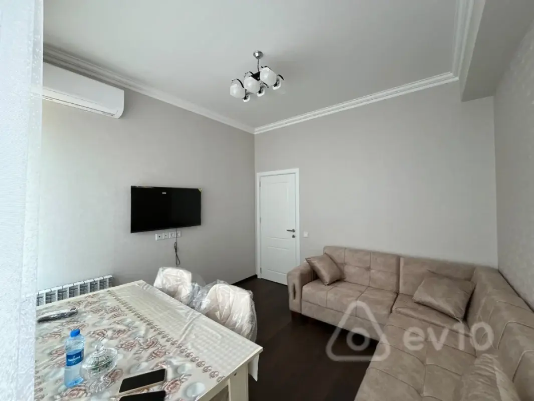 Kirayə verilir 2 otaqlı yeni tikili 75 m²
