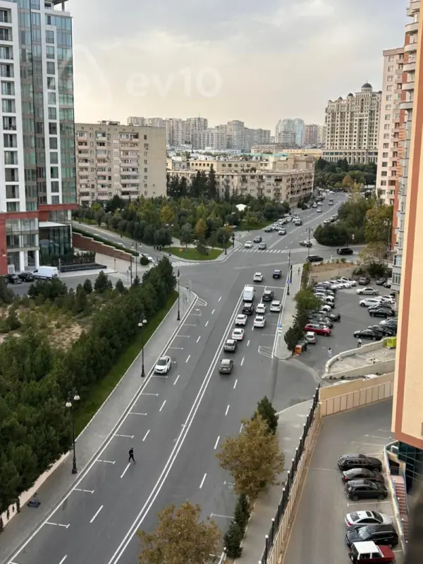 Satılır 3 otaqlı yeni tikili 110 m²