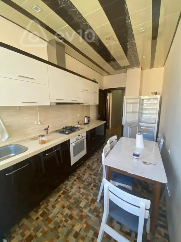 Kirayə verilir 2 otaqlı yeni tikili 81 m²
