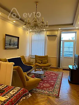 Kirayə verilir 2 otaqlı köhnə tikili 75 m² — Bakı, Səbail 2 otaq 75.00 m²