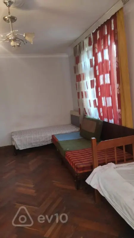 Kirayə verilir 2 otaqlı köhnə tikili 40 m²