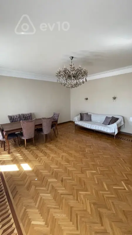 Kirayə verilir 3 otaqlı köhnə tikili 104 m²