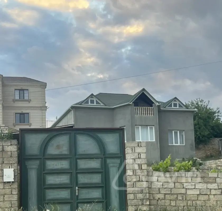 Satılır 5 otaqlı həyət evi 156 m²