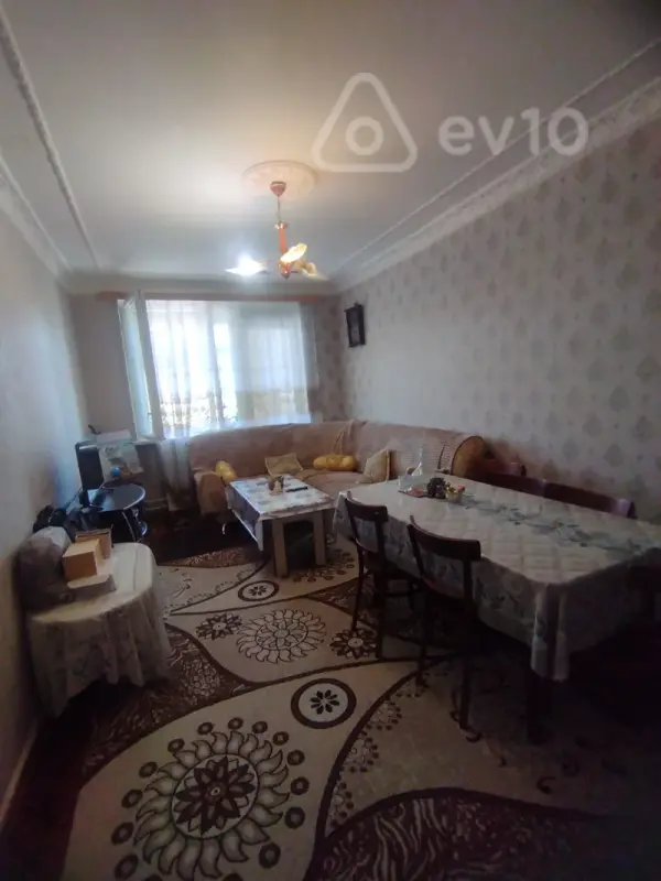 Kirayə verilir 3 otaqlı köhnə tikili 60 m²