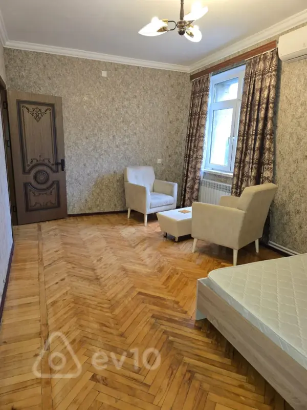 Kirayə verilir 1 otaqlı köhnə tikili 45 m²