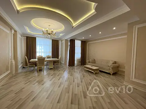 Kirayə verilir 4 otaqlı yeni tikili 150 m² — Bakı, Nizami 4 otaq 150.00 m²