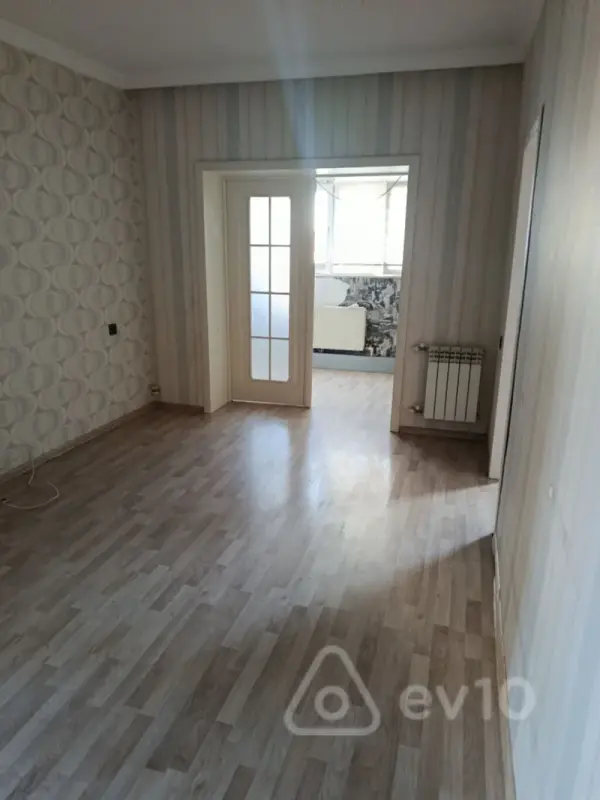 Kirayə verilir 2 otaqlı köhnə tikili 50 m²