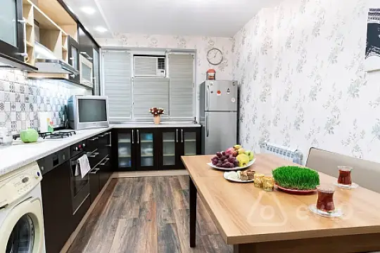 Kirayə verilir 3 otaqlı köhnə tikili 79 m² — Bakı, Xətai 3 otaq 79.00 m²