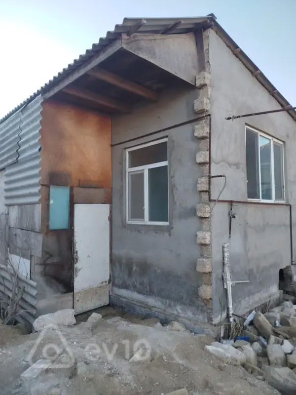 Satılır 2 otaqlı həyət evi 45 m²
