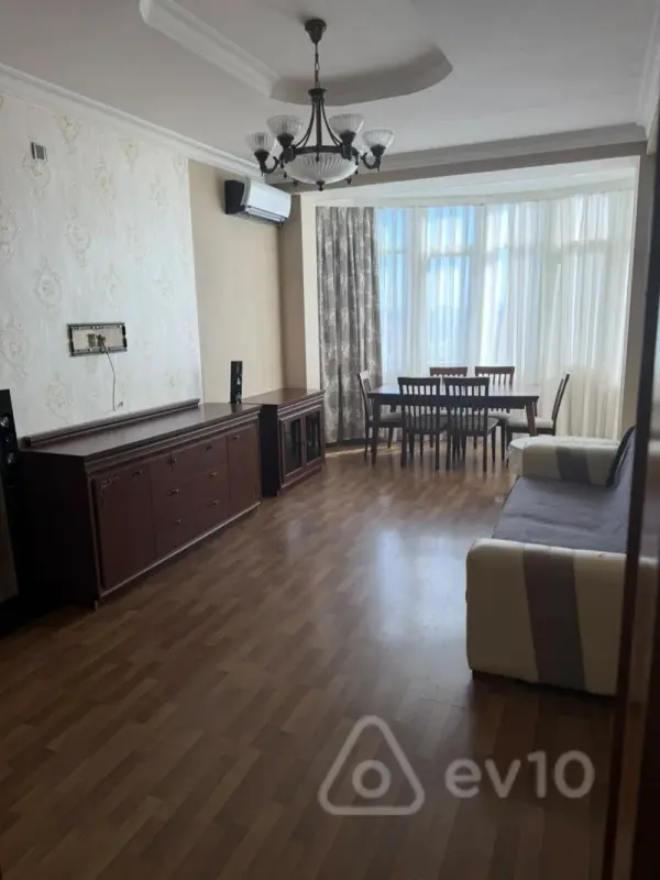 Kirayə verilir 3 otaqlı yeni tikili 90 m²