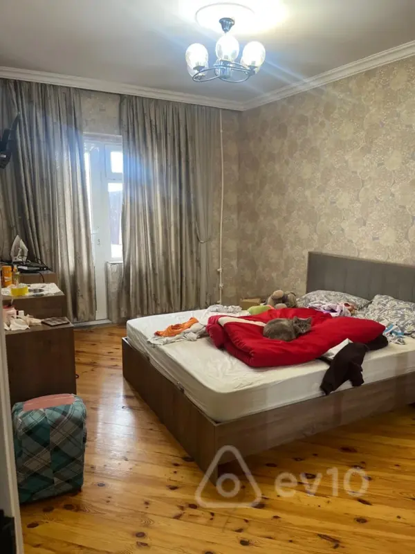 Kirayə verilir 4 otaqlı köhnə tikili 50 m²