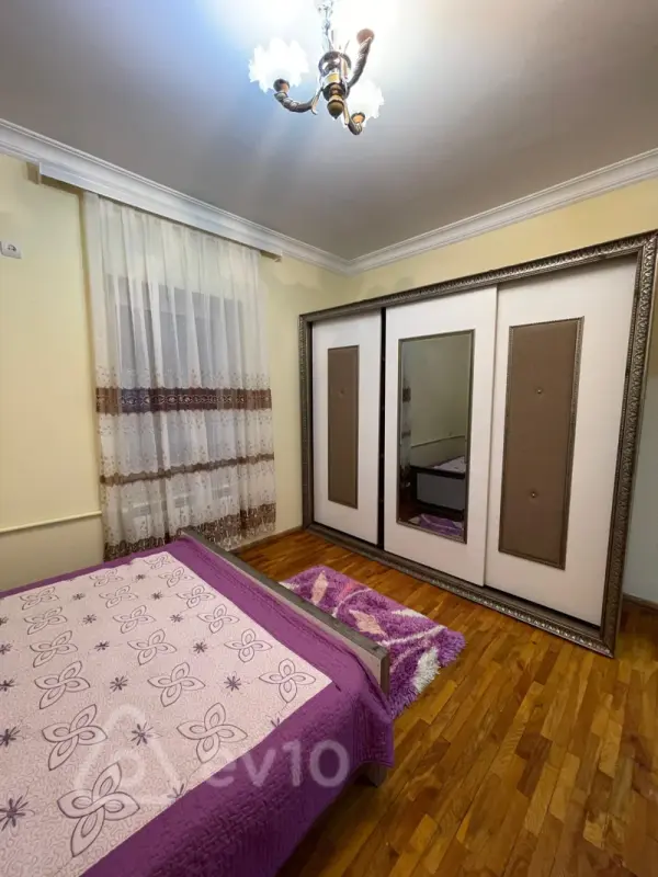 Kirayə verilir 3 otaqlı köhnə tikili 90 m²