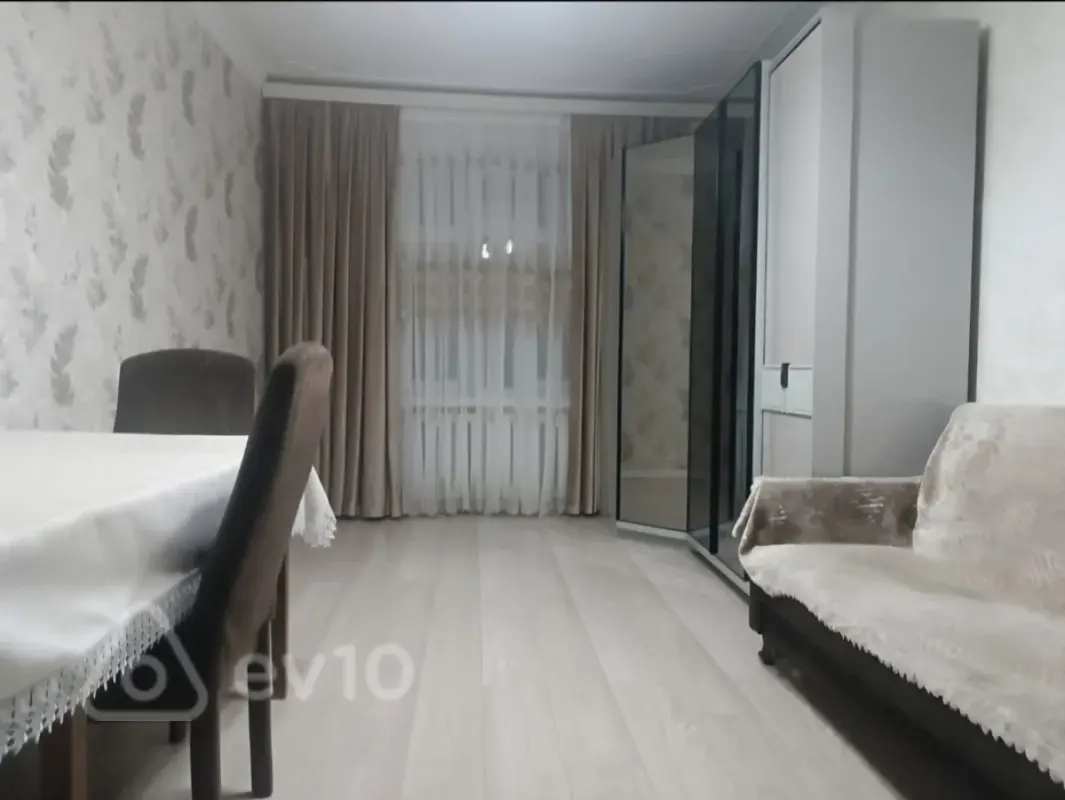 Satılır 3 otaqlı köhnə tikili 60 m²