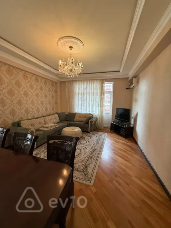 Kirayə verilir 3 otaqlı yeni tikili 130 m²