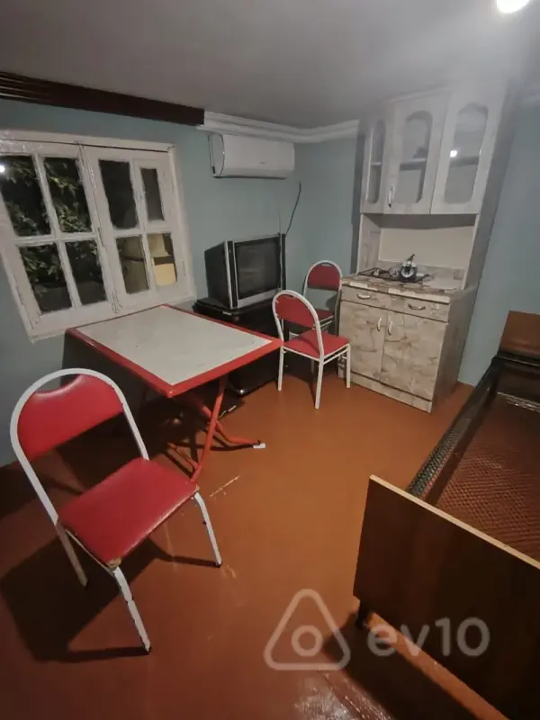 Kirayə verilir 1 otaqlı həyət evi 20 m²